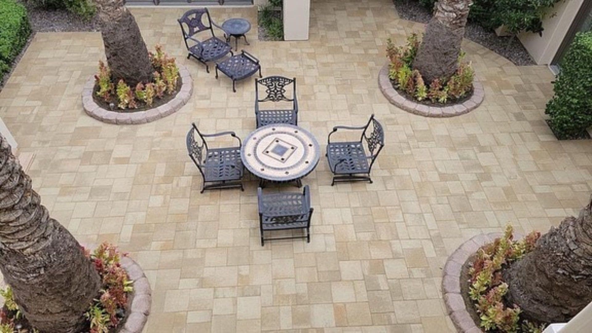 banner-patio-installation-with-patio-set (1)